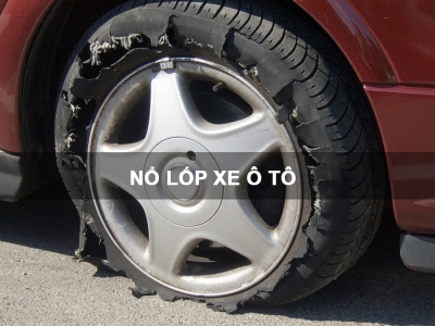 Kinh nghiệm xử lý xe ô tô khi bị nổ lốp