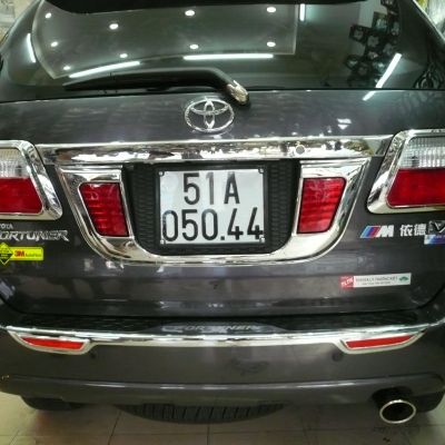 NẾP CHỐNG TRẦY CỐP SAU FORTUNER