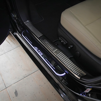 NẸP BƯỚC CHÂN XE ALTIS