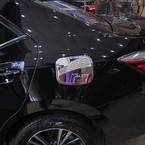 ỐP NẮP BÌNH XĂNG XE ALTIS