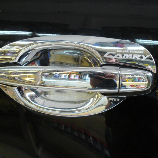 TAY CHÈN CỬA CAMRY - 02