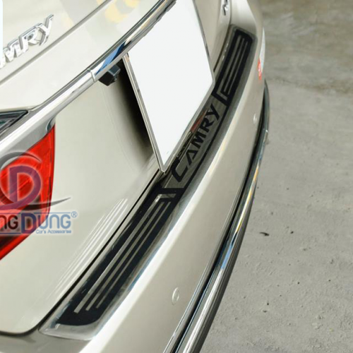 NẸP CHỐNG TRẦY CỐP SAU XE CAMRY